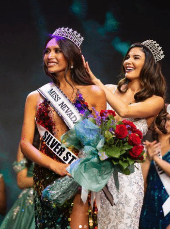 Enriquez being crowned