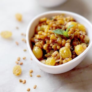 fenugreek and poppadom curry